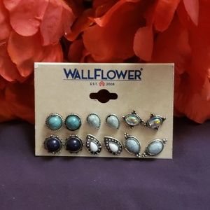 SALE 3 FOR $18- 12 stone earrings